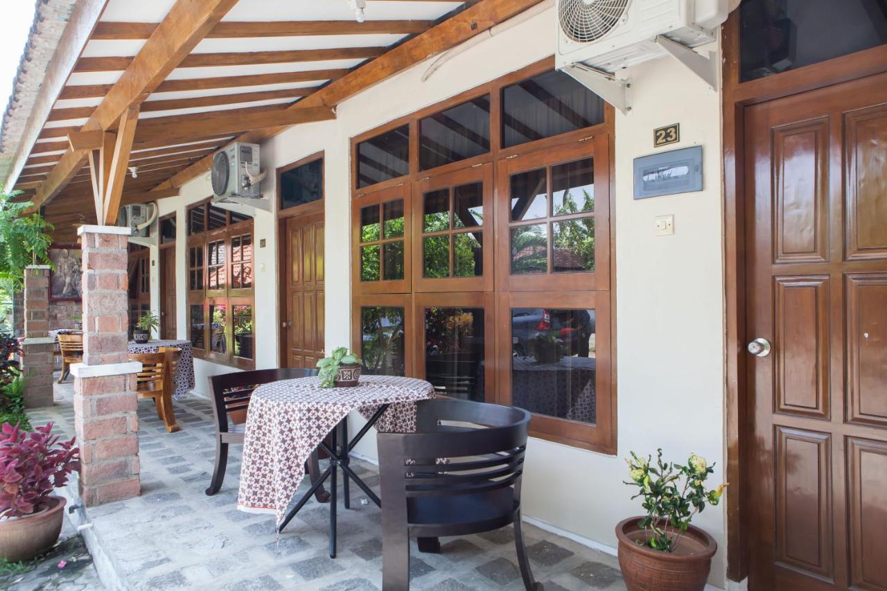 Reddoorz Plus Near Mall Roxy Banyuwangi Banyuwangi  Exterior foto